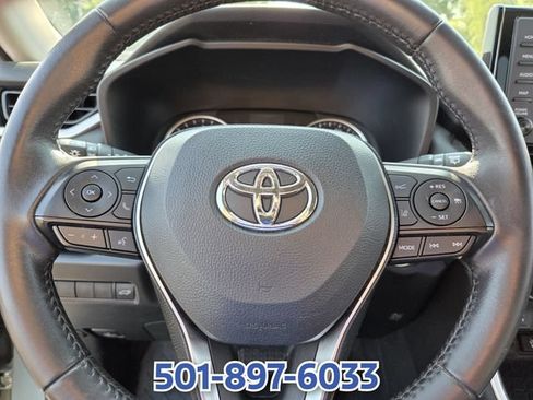 Used 2020 Toyota RAV4 XLE Premium FWD image 21