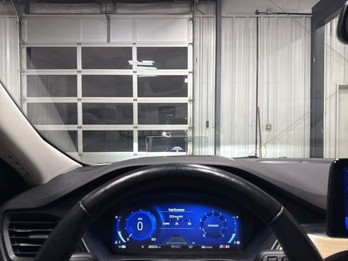 Used 2022 Ford Escape Titanium w/ Titanium Elite Package image 8