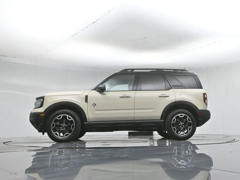Used 2025 Ford Bronco Sport Outer Banks w/ Outer Banks Tech Package+ AWD/4WD image 8