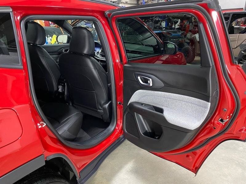 Used 2024 Jeep Compass Latitude AWD/4WD image 13