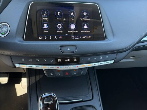 Used 2023 Cadillac XT4 Luxury w/ Cold Weather Package AWD/4WD image 12