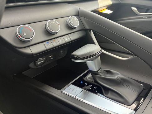 New 2026 Hyundai Elantra SE image 25