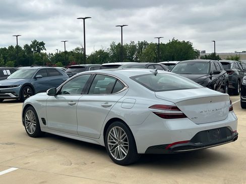 Used 2023 Genesis G70 2.0T w/ Sport Prestige Package RWD image 10