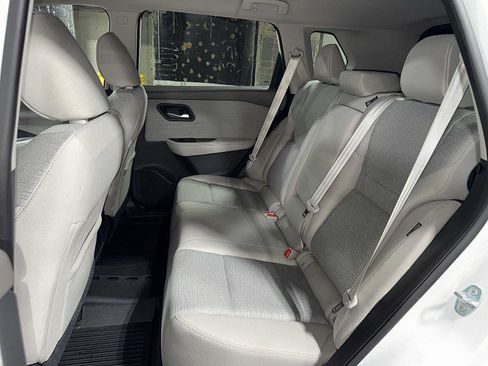 Used 2022 Nissan Rogue SV AWD/4WD image 17