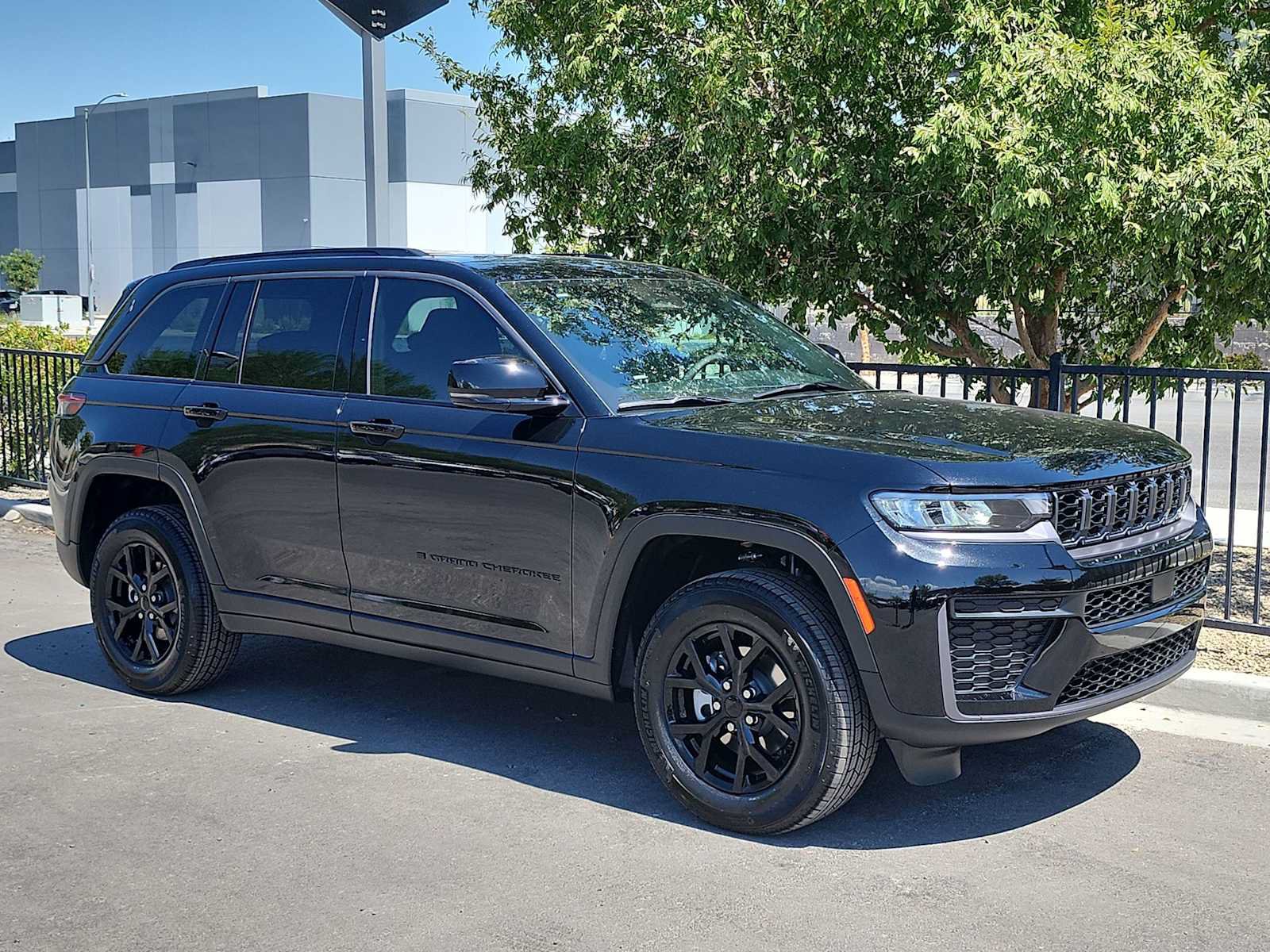 New 2026 Jeep Grand Cherokee Altitude AWD/4WD image 2