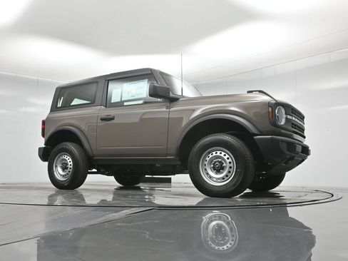 New 2026 Ford Bronco 2-Door AWD/4WD image 42