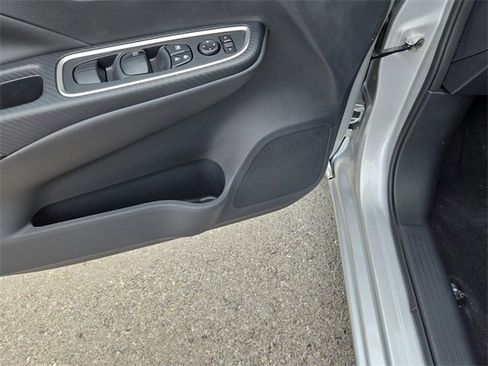 New 2025 Nissan Versa SR w/ Trunk Package image 31