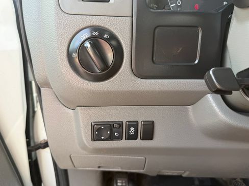 Used 2020 Nissan NV 2500 SV RWD image 24
