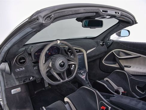 Used 2022 McLaren 765LT RWD image 23