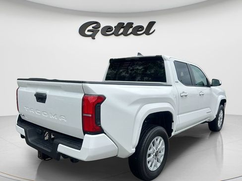 Used 2024 Toyota Tacoma SR5 AWD/4WD image 5