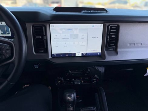 Used 2024 Ford Bronco Outer Banks AWD/4WD image 8