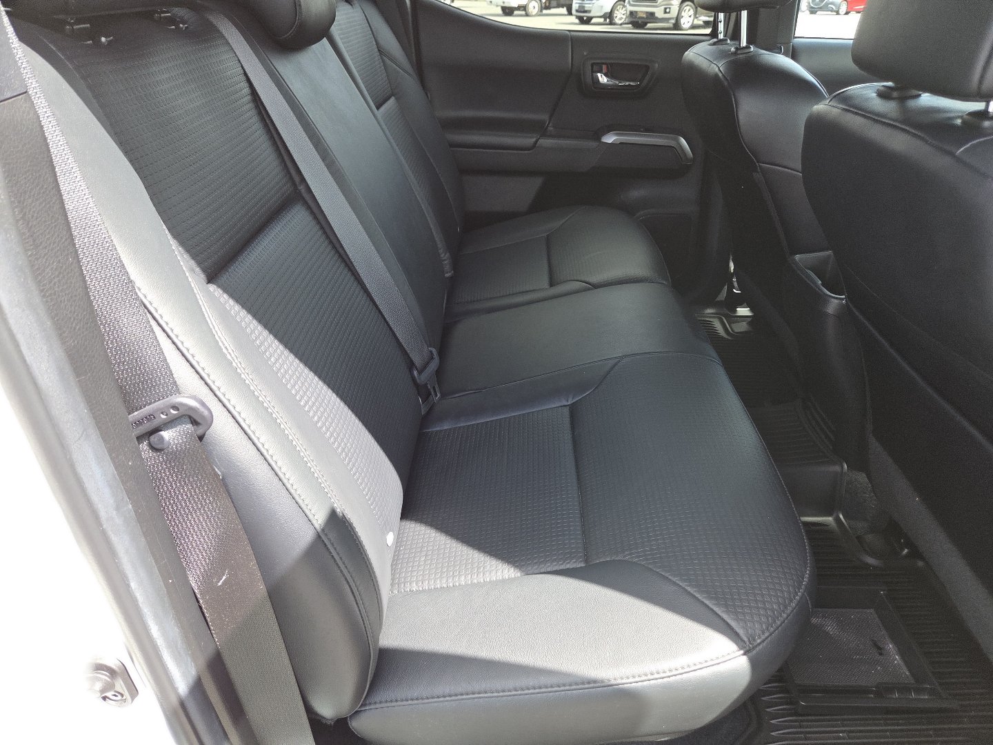 Used 2022 Toyota Tacoma Limited AWD/4WD image 26
