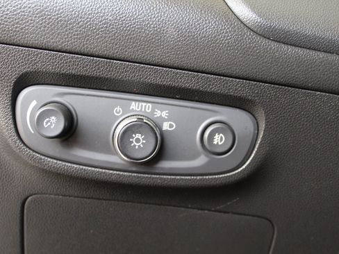 Used 2021 Buick Encore GX Select AWD/4WD image 29