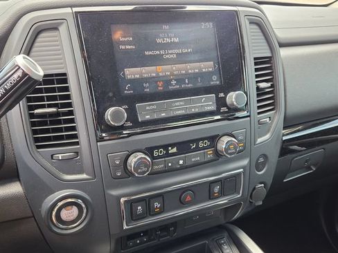 Used 2024 Nissan Titan SV w/ SV Convenience Package RWD image 20