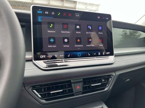 New 2026 Volkswagen Tiguan SE FWD image 17