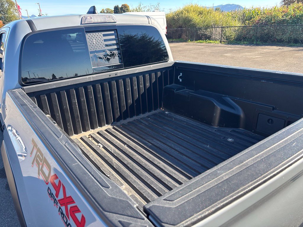Used 2020 Toyota Tacoma TRD Off-Road AWD/4WD image 10