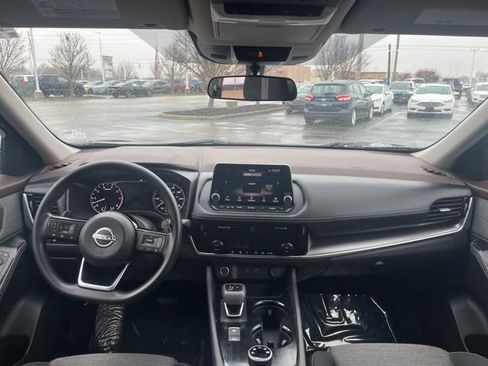 Used 2022 Nissan Rogue SV image 17
