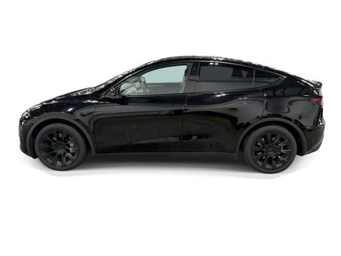 Certified 2023 Tesla Model Y Long Range AWD/4WD image 3