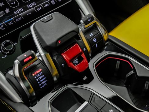 Used 2021 Lamborghini Urus AWD/4WD image 60