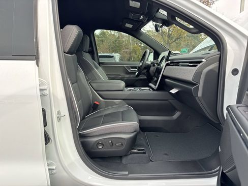 New 2026 GMC Sierra EV Elevation w/ Premium Package AWD/4WD image 32