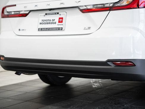 Used 2026 Toyota Camry LE image 9