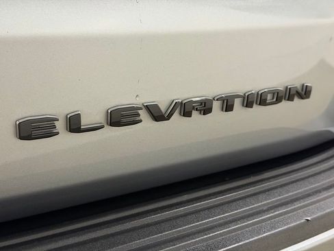 Certified 2025 GMC Yukon XL Elevation w/ Technology Package AWD/4WD image 15