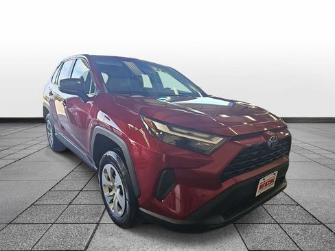 Used 2024 Toyota RAV4 LE AWD/4WD image 3
