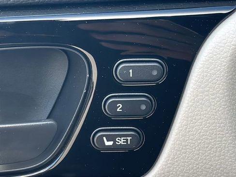 New 2026 Honda Odyssey Touring image 9