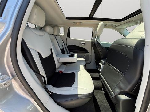 Used 2018 Jeep Compass Latitude w/ Popular Equipment Group image 34