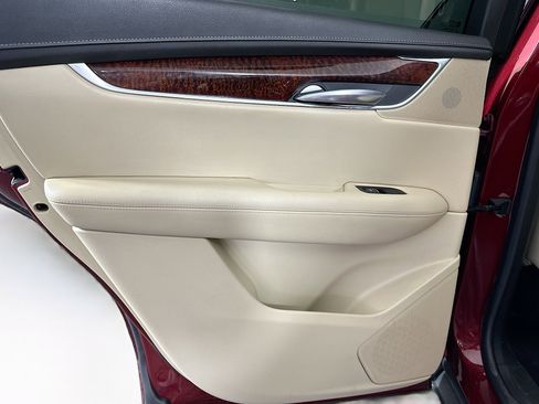 Used 2017 Cadillac XT5 Premium Luxury image 28