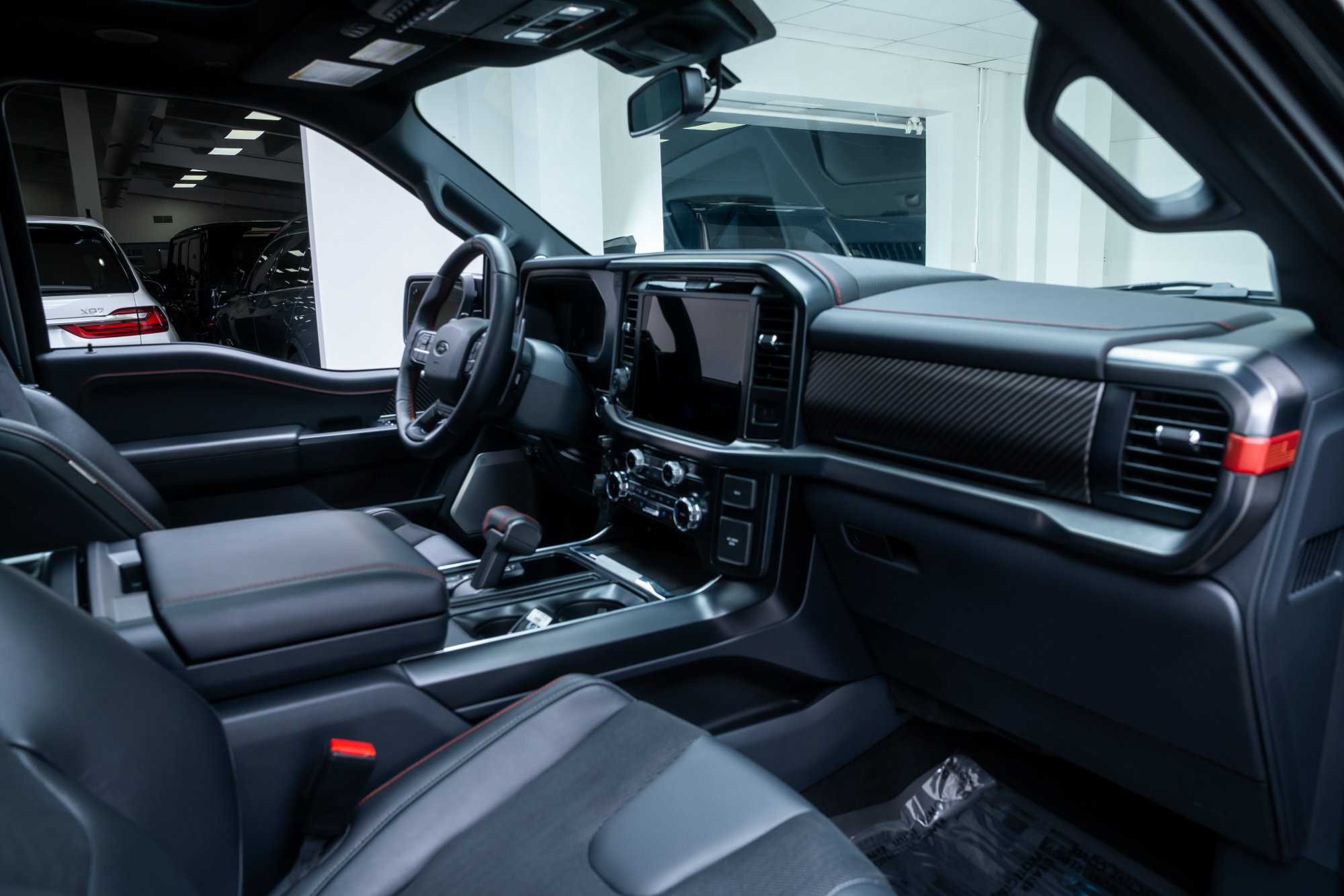 Used 2025 Ford F150 Raptor AWD/4WD image 26
