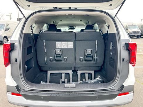 New 2026 Kia Carnival LXS image 9