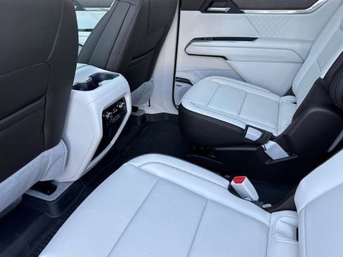 New 2026 GMC Acadia Denali w/ Super Cruise Package image 13