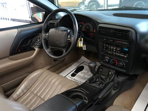 Used 2002 Chevrolet Camaro Z28 w/ Sport Appearance Pkg RWD image 11