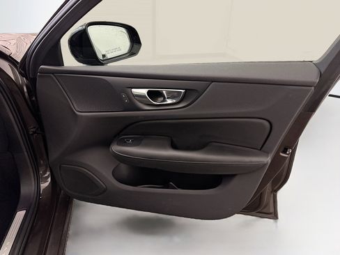 Used 2025 Volvo S60 B5 Core image 34