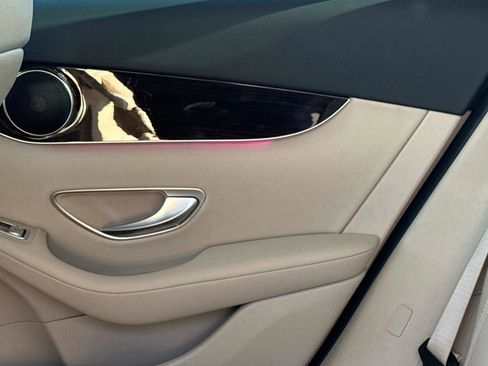 Used 2022 Mercedes-Benz GLC 300 image 17