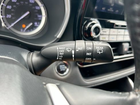 Used 2022 Toyota Highlander Limited FWD image 21