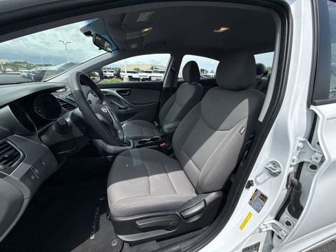Used 2016 Hyundai Elantra SE FWD image 12