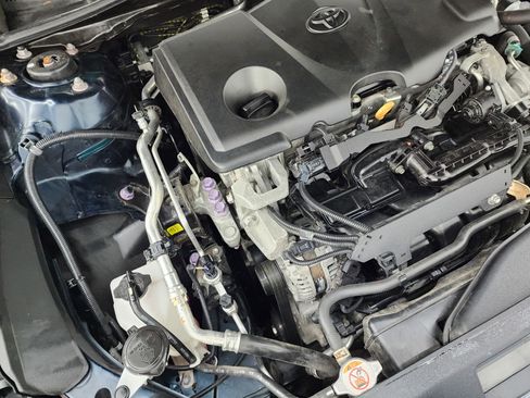 Used 2018 Toyota Camry XLE image 20