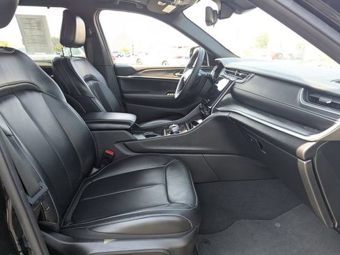 Used 2024 Jeep Grand Cherokee L Limited w/ Luxury Tech Group II AWD/4WD image 37
