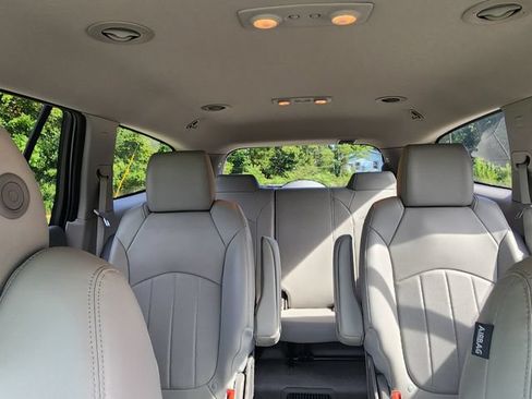 Used 2017 Buick Enclave Leather FWD image 16