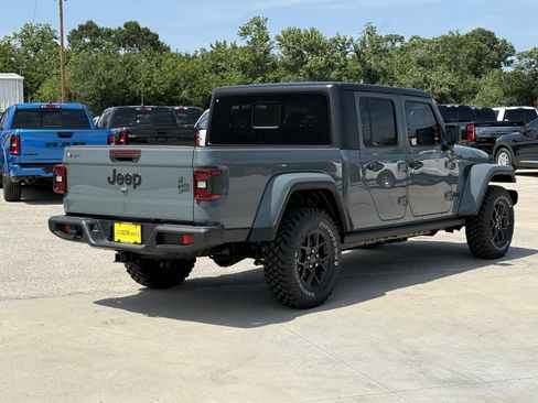 New 2025 Jeep Gladiator Willys image 7
