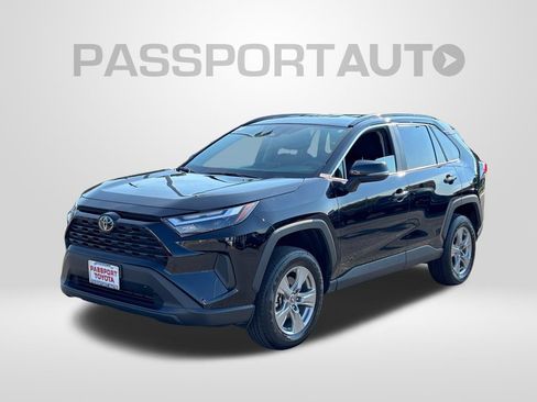 Used 2025 Toyota RAV4 XLE AWD/4WD image 1