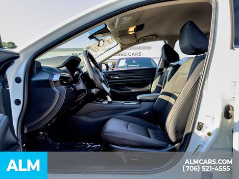 Used 2025 Nissan Altima 2.5 SV FWD image 12