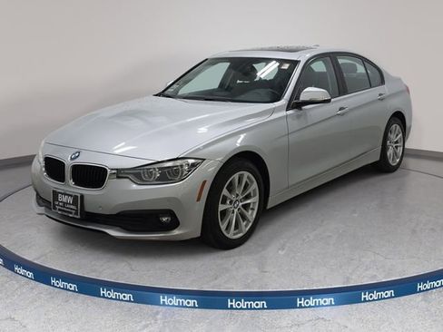 Used 2018 BMW 320i xDrive Sedan AWD/4WD image 1