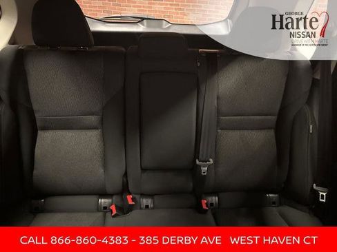 Certified 2025 Nissan Rogue SV image 29