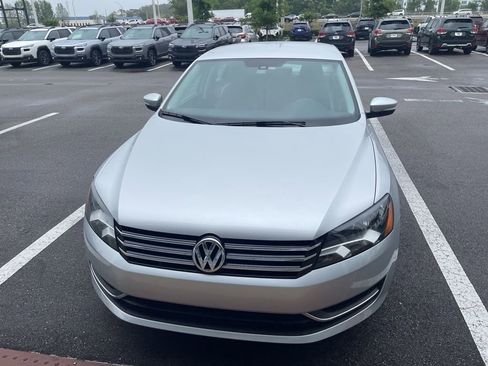 Used 2014 Volkswagen Passat 1.8T SE image 2