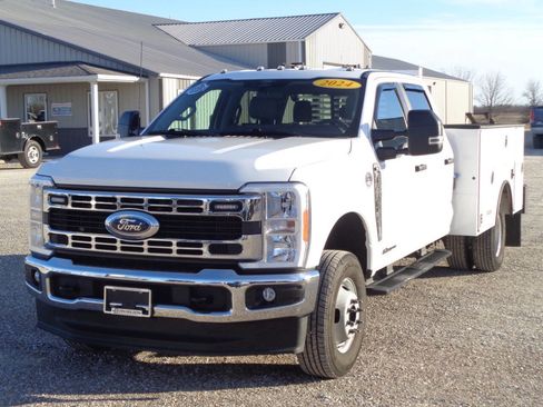 Used 2024 Ford F350 XL w/ XL Chrome Package image 2