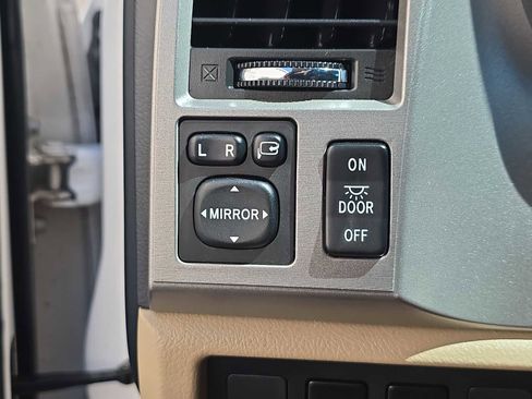 Used 2014 Toyota Sequoia Limited image 23