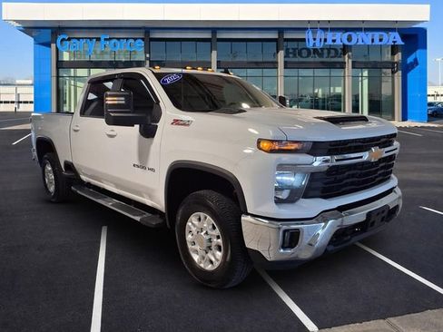 Used 2025 Chevrolet Silverado 2500 LT AWD/4WD image 1
